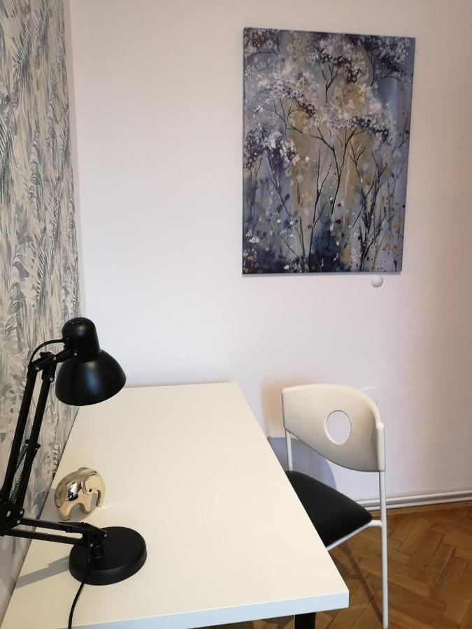 Family Quiet Corner 15 Min Old Town & Kazimierz By Homelike Krakow Bagian luar foto
